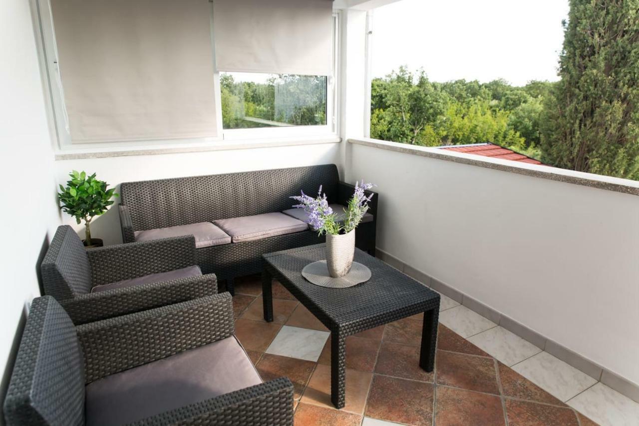 Villa Nava Benkovac Esterno foto